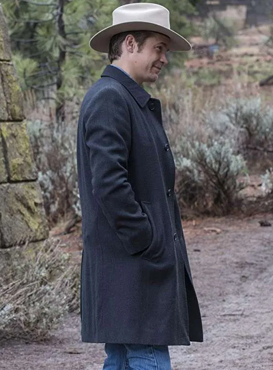 Timothy-Olyphant-Justified-Trench-Coat-side